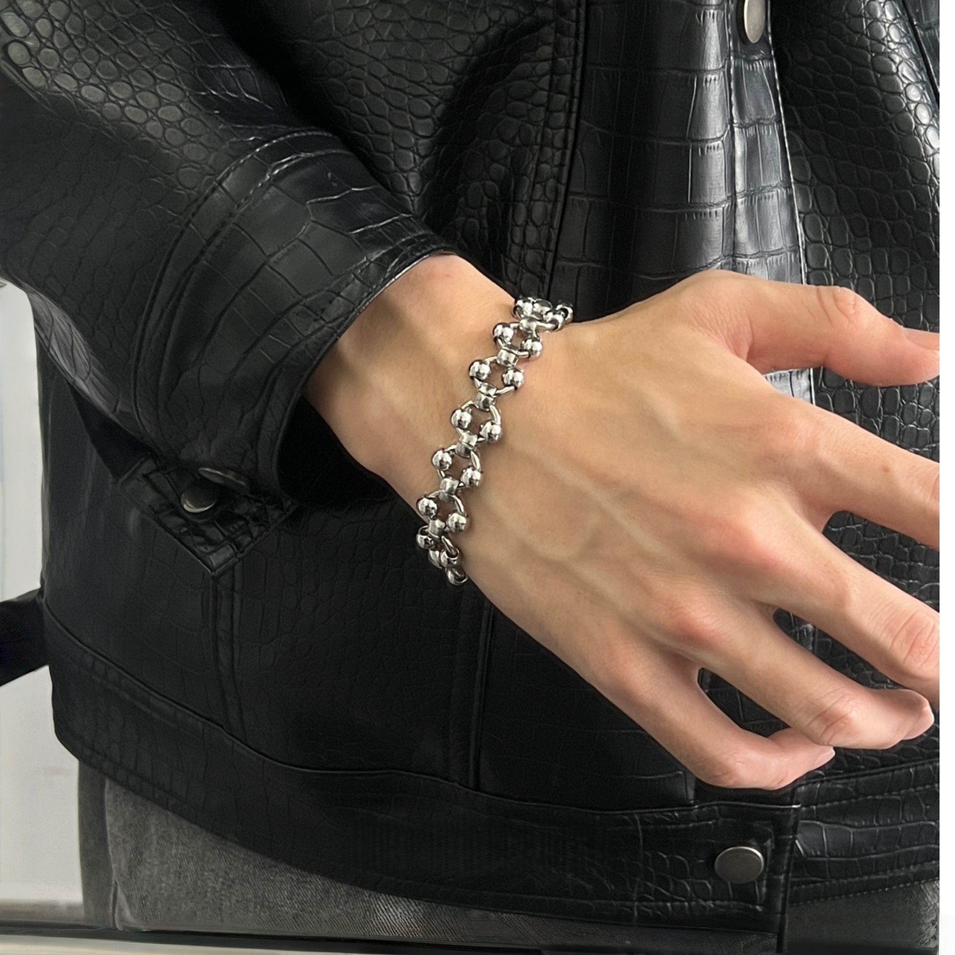 ヘビーパンク中空スチールビーズブレスレット - 色褪せないチ - Streetwear Brand Jewelry のレビューと価格