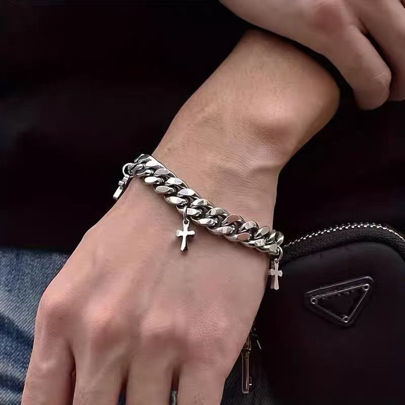 クロスボーダーヒット：ミニクロス付きキューバンリンクブレスレ - Streetwear Brand Jewelry のレビューと価格